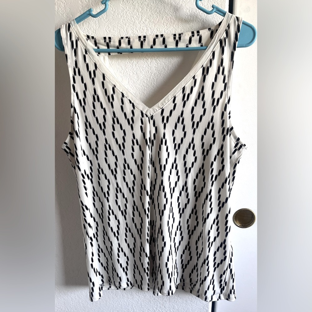 Black and White Patterned Women's Top